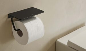 Държач за тоалетна хартия с полица Hotels 2.0 Round, черен мат Roca
