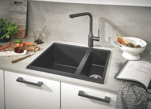 Кухненска гранитна мивка с две корита K500 55.5x46cm черна Grohe