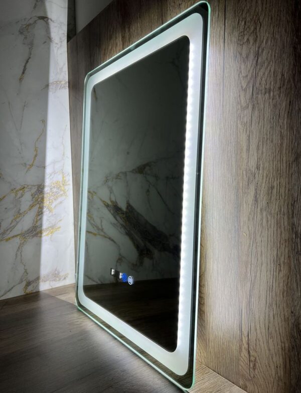 Огледало за баня с LED осветление и нагревател 50x70cm
