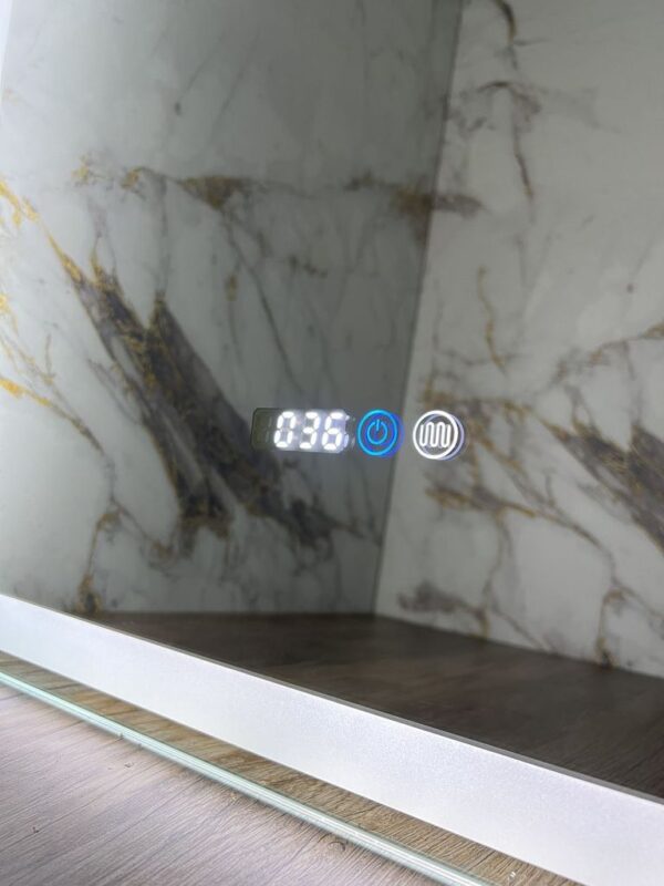 Огледало за баня с LED осветление и нагревател 50x70cm
